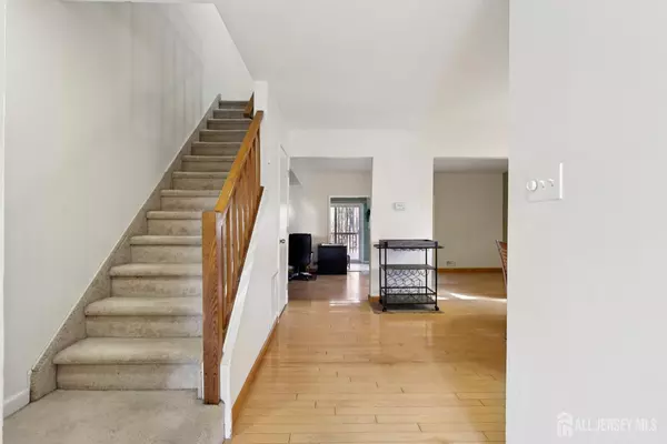 North Brunswick, NJ 08902,339 Constitution CIR