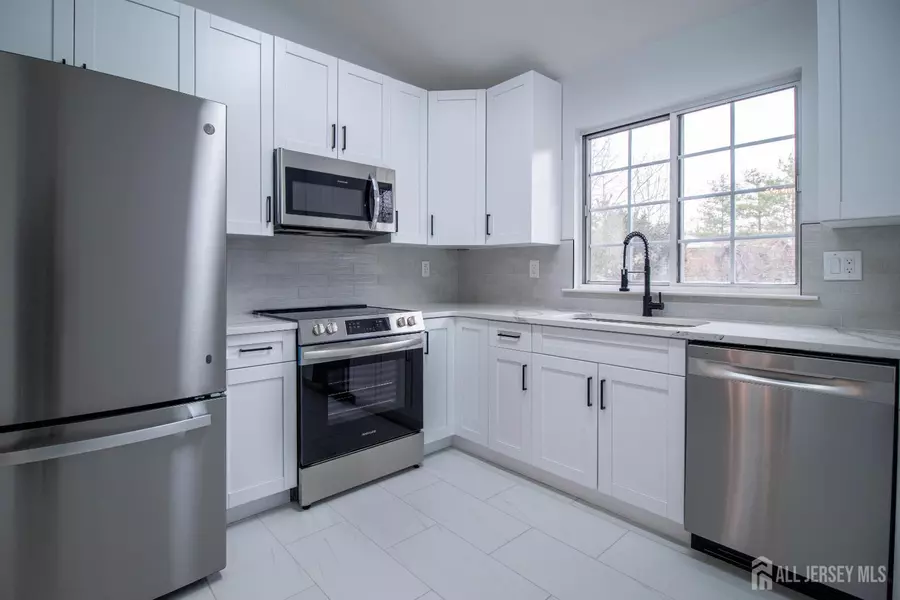 659-B Azalea PLZ, Monroe, NJ 08831