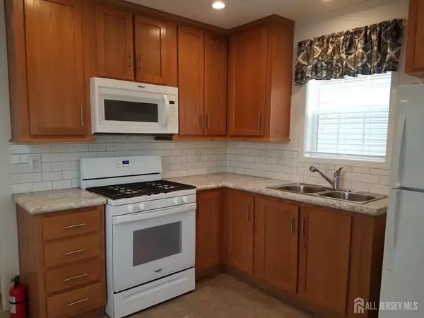 Edison, NJ 08817,852 US HWY 1 N RD #004