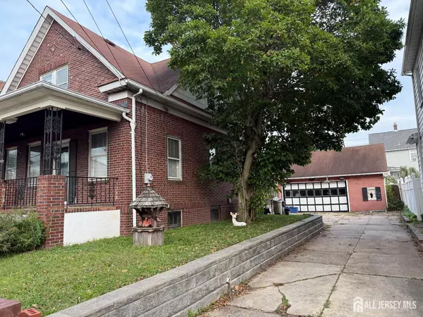 Carteret, NJ 07008,90 Pershing AVE