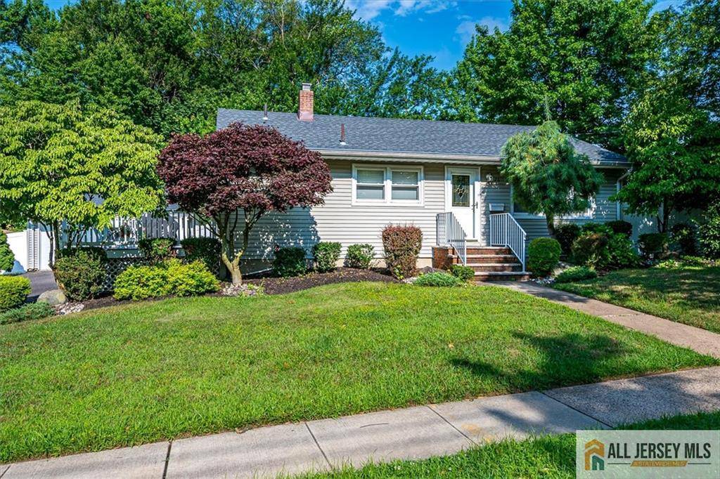 20 Melville RD, Edison, NJ 08817