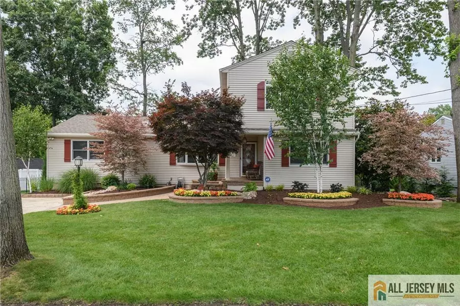 120 Alfred ST S, Edison, NJ 08820