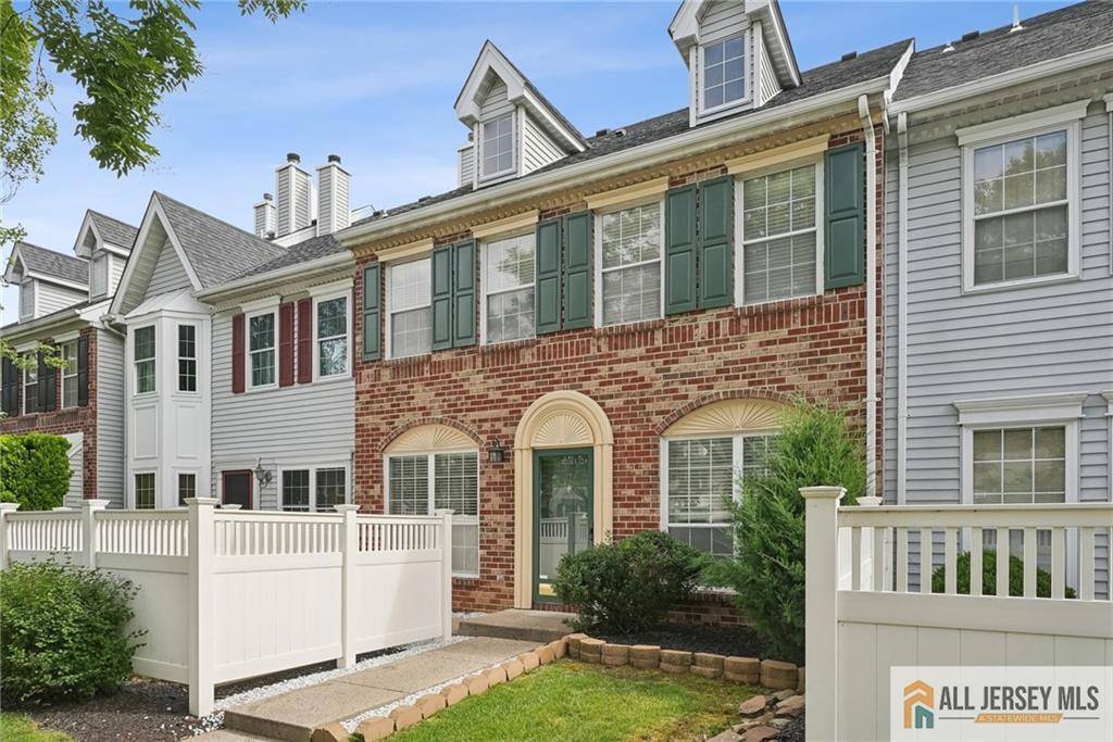 North Brunswick, NJ 08902,37 Kingston RUN