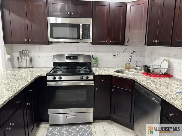 Edison, NJ 08817,3205 Hana RD
