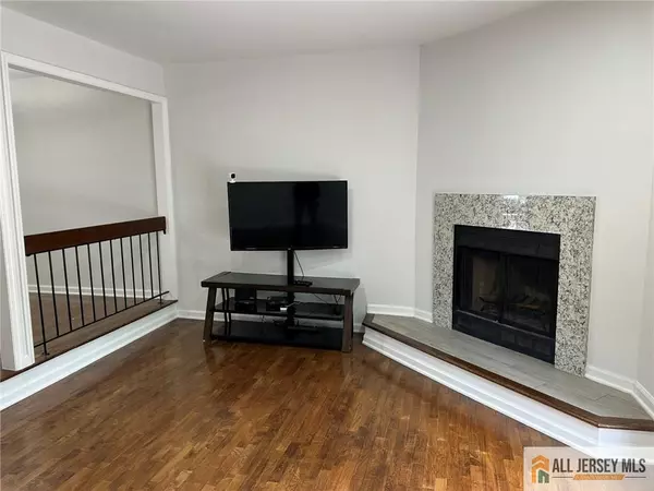 Edison, NJ 08817,3205 Hana RD