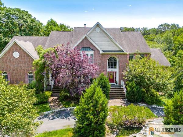 35 Old Mill RD, Marlboro, NJ 07746