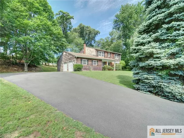 East Brunswick, NJ 08816,6 Conover CT