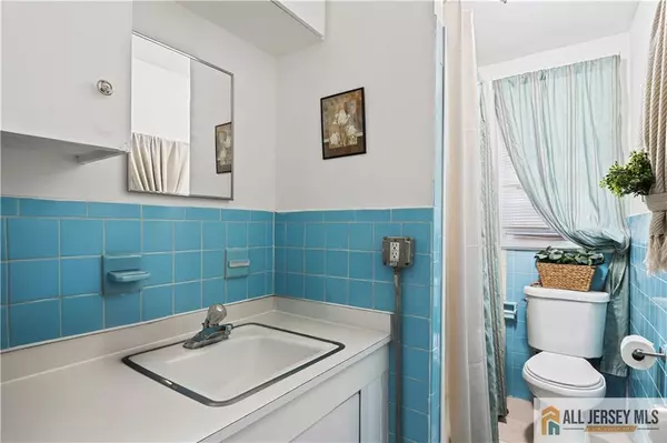 Perth Amboy, NJ 08861,435 Ashley ST