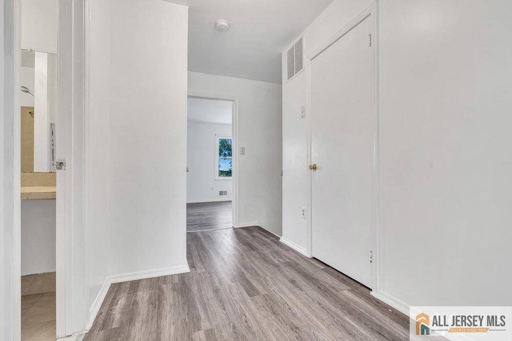 Sayreville, NJ 08872,17 Begonia CT