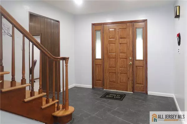 East Brunswick, NJ 08816,11 Gunpowder DR