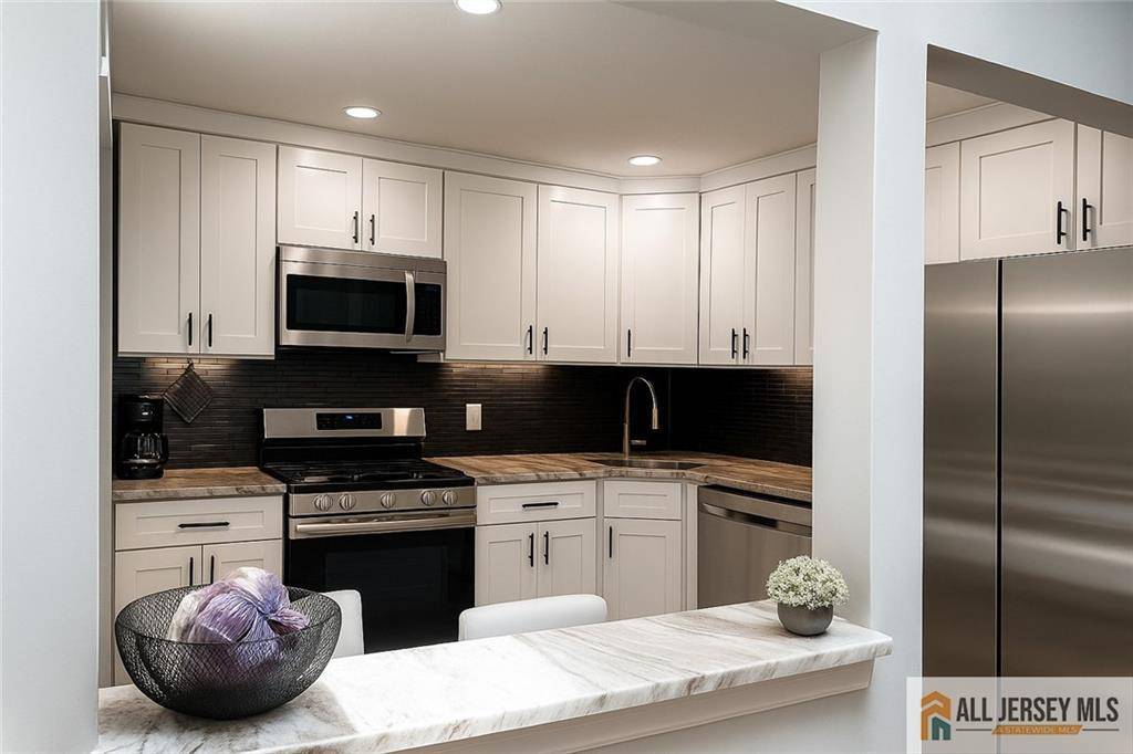 East Brunswick, NJ 08816,344 Danbury LN #344