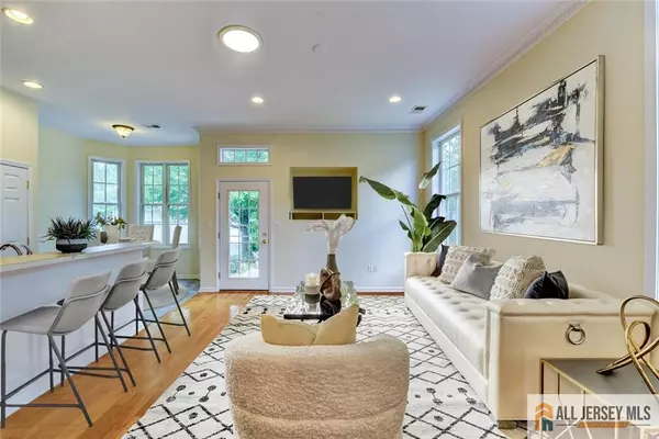 Cranbury, NJ 08512,5 Trowbridge LN