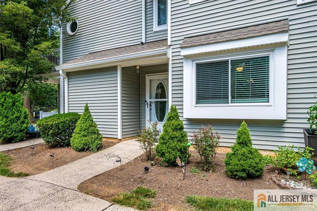 South Brunswick, NJ 08852,23 Sassafras LN