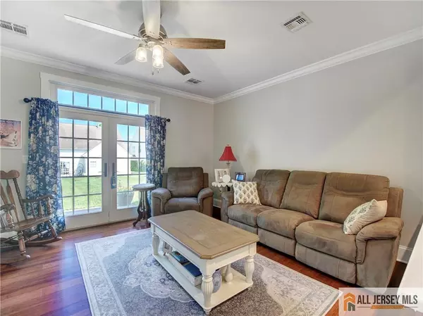Helmetta, NJ 08828,10 Holly Manor CT
