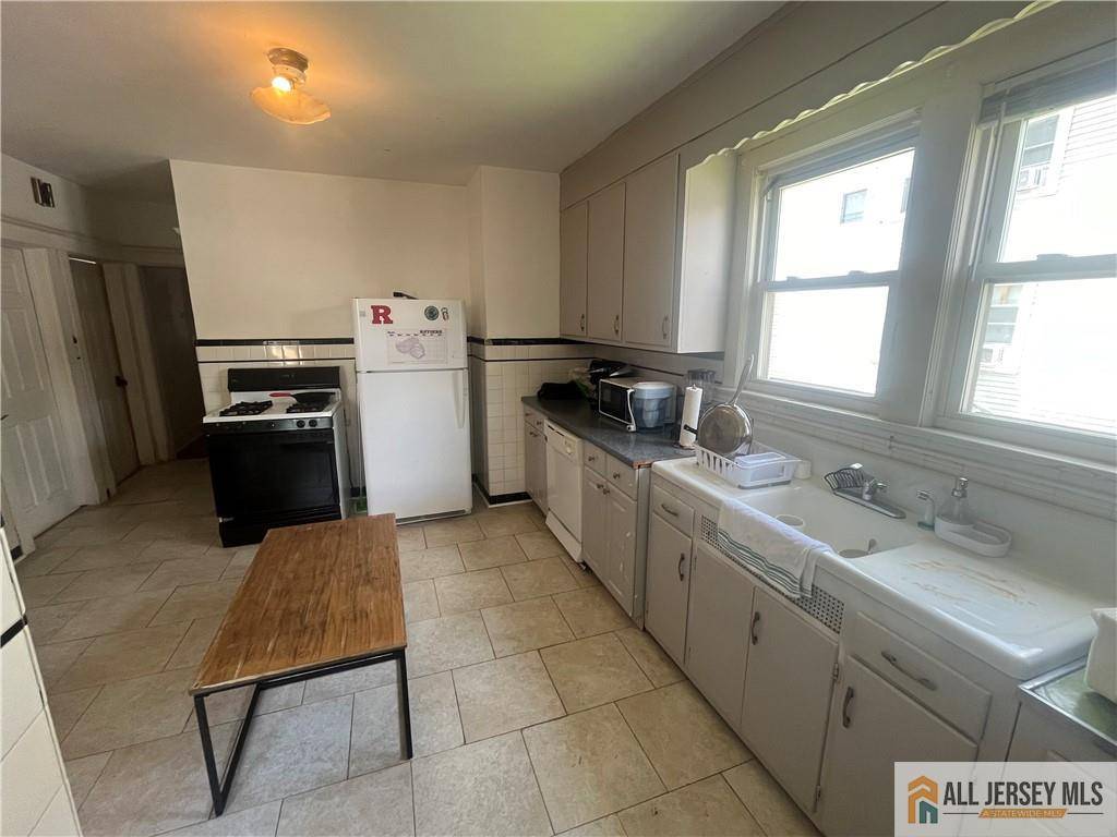 New Brunswick, NJ 08901,89 Senior ST