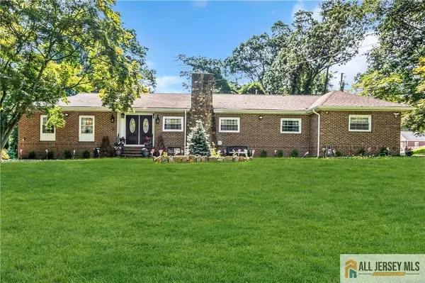 349 Summerhill RD, East Brunswick, NJ 08816