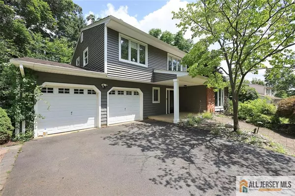 East Brunswick, NJ 08816,57 Buck RD