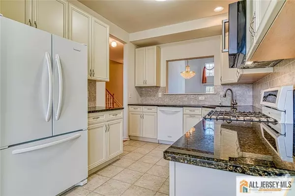 South Brunswick, NJ 08852,1802 Schindler DR
