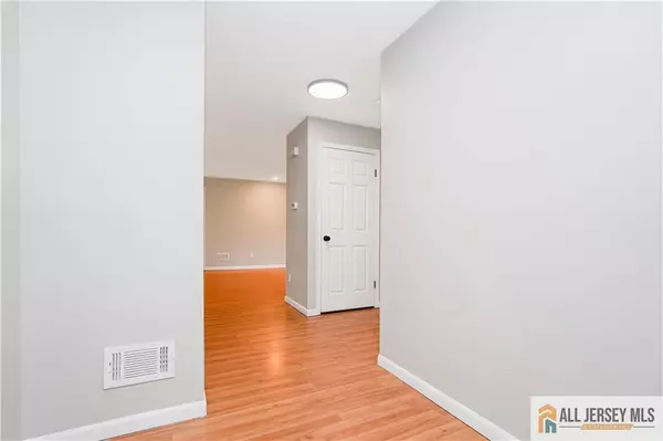 Helmetta, NJ 08828,1410 Stoneridge CIR #1410