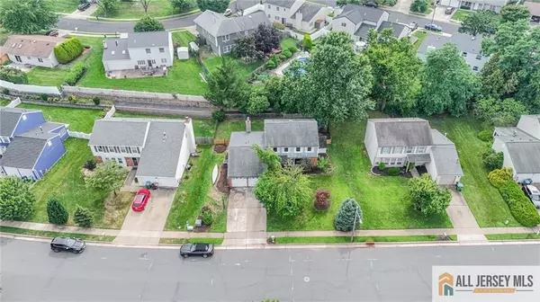 Edison, NJ 08820,29 Wintergreen AVE