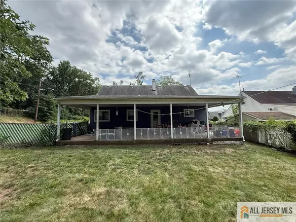 Iselin, NJ 08830,75 W Henry PL
