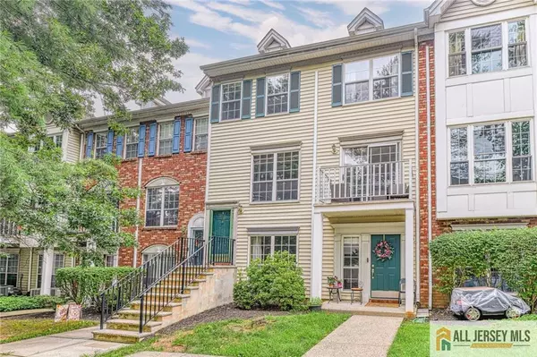 136 Sapphire LN #536, Franklin, NJ 08823