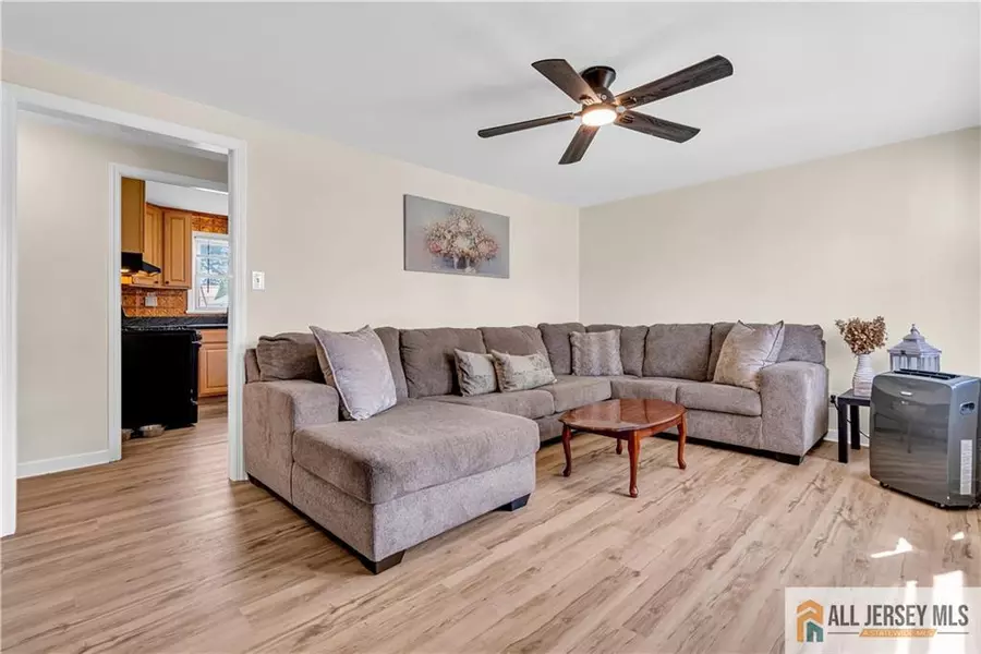 513 Howard AVE, Middlesex, NJ 08846