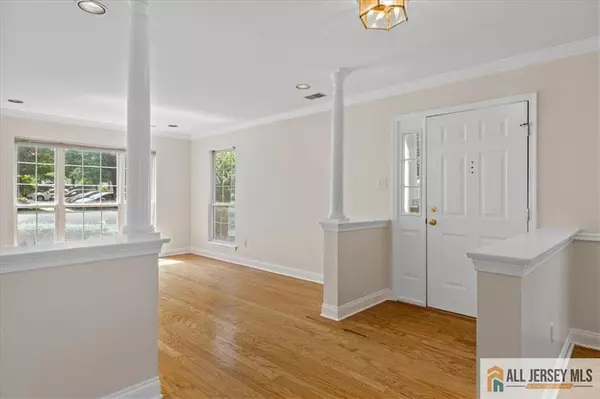 South Brunswick, NJ 08852,305 Harvest LN