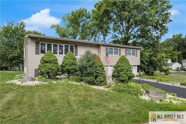 Edison, NJ 08837,21 Wilk RD