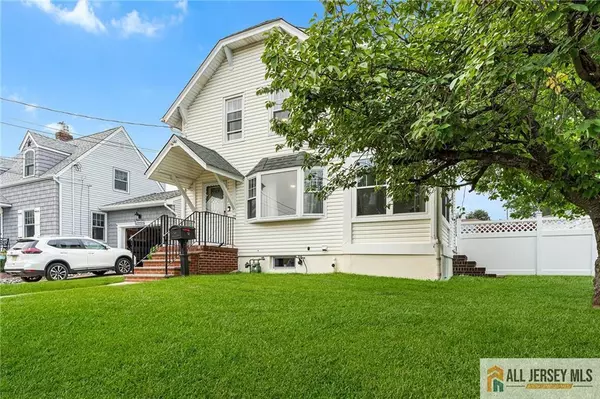 Woodbridge Proper, NJ 07095,12 Vanderbuilt PL