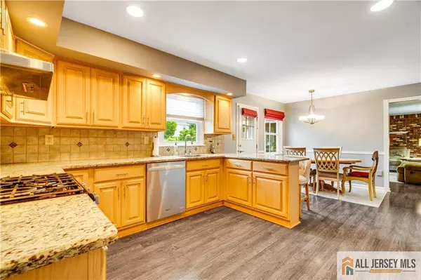 Milltown, NJ 08850,8 Fern PL