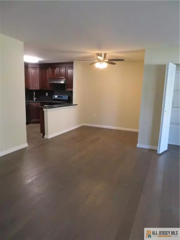 North Brunswick, NJ 08902,95 Pennsylvania WAY
