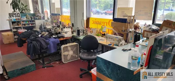 Marlboro, NJ 07746,8 South Main ST