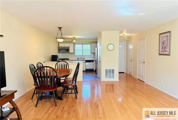 Piscataway, NJ 08854,221 Bexley LN #221