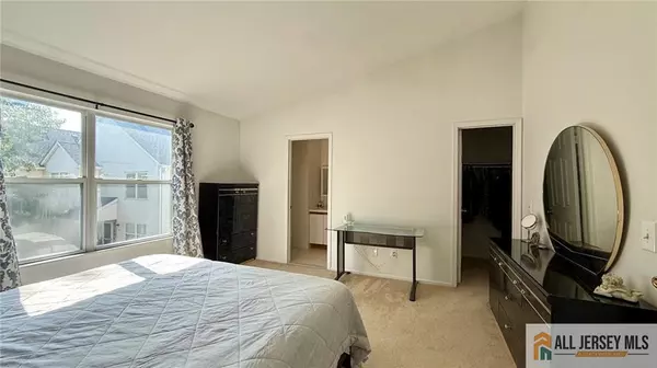 Piscataway, NJ 08854,221 Bexley LN #221