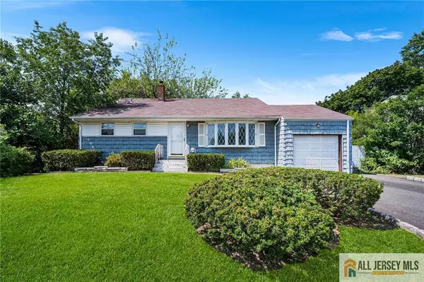 21 Eardley RD, Edison, NJ 08817