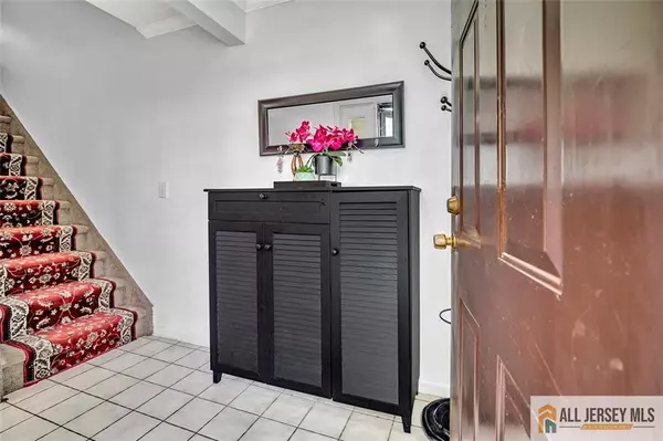 East Brunswick, NJ 08816,21 Clark CT