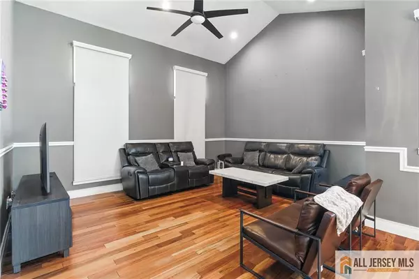 Sayreville, NJ 08872,90 Canal ST