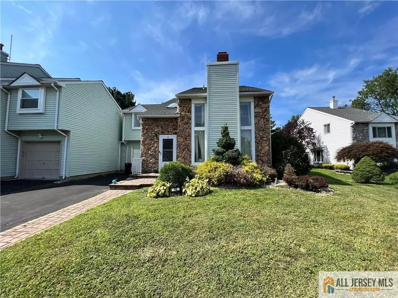15 Jeffrey CIR, South Brunswick, NJ 08810