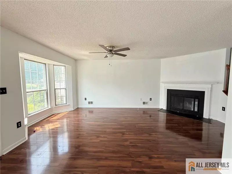 115 Albury WAY, North Brunswick, NJ 08902