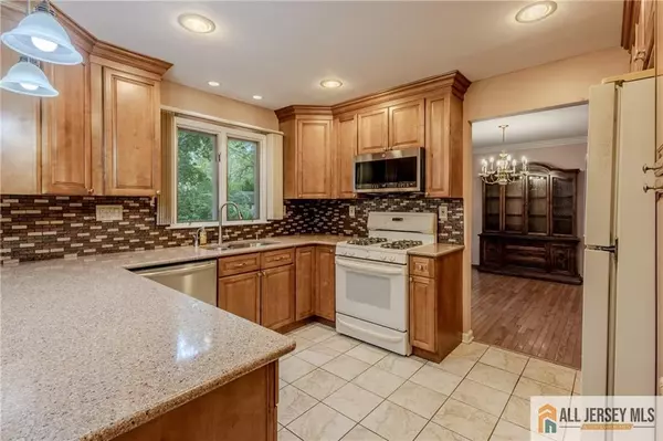 East Brunswick, NJ 08816,159 Fern RD