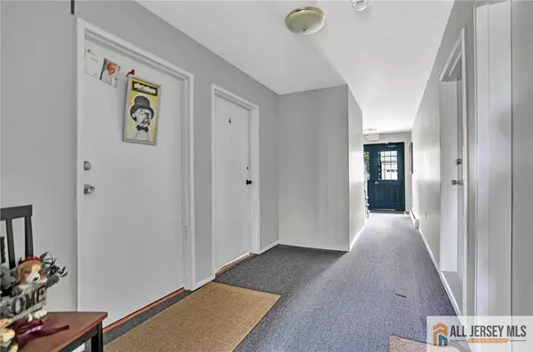 Edison, NJ 08817,32 Woodedge AVE #3204
