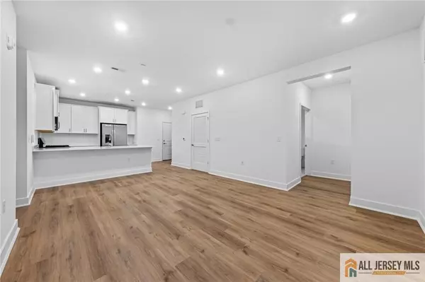 Monroe, NJ 08831,30206 Radford CT