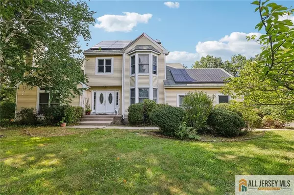 24 Lonczak LN, East Brunswick, NJ 08816
