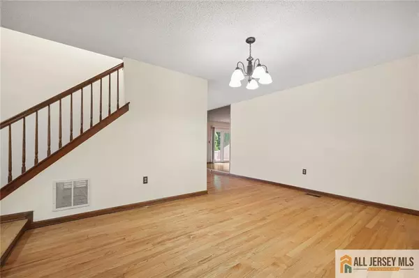Plainsboro, NJ 08536,153 Thoreau DR