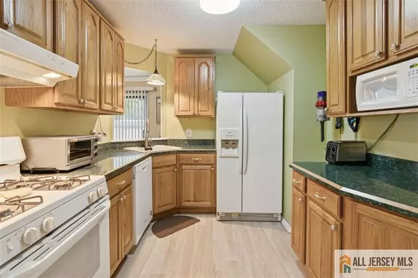 Sayreville, NJ 08859,3014 Lighthouse LN #3014