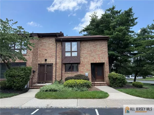 North Brunswick, NJ 08902,355 Willowbrook DR