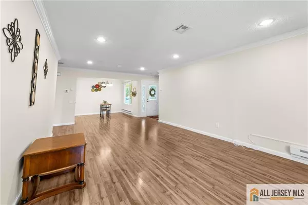 Monroe, NJ 08831,297 Yardley DR #297A