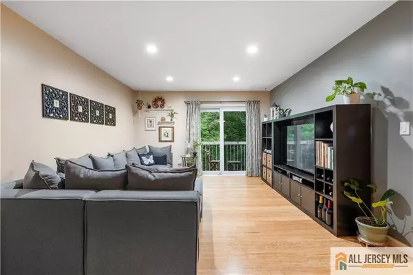 East Brunswick, NJ 08816,396 McDowell DR #396