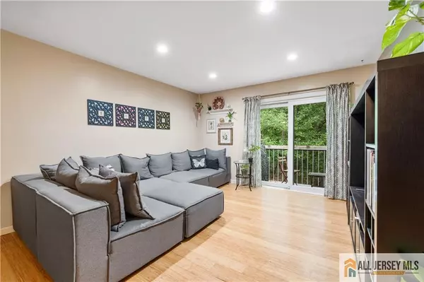 East Brunswick, NJ 08816,396 McDowell DR #396